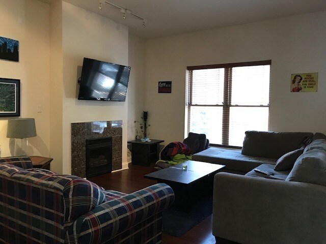 Foto del edificio - 843 W Lill Ave