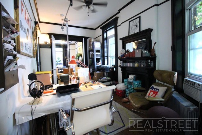 Foto del edificio - 403 Franklin Ave