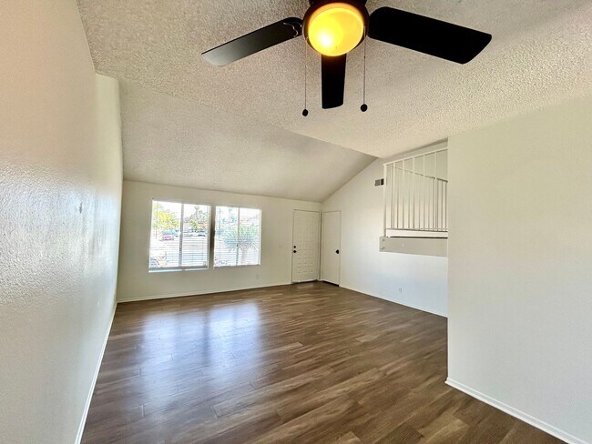 Foto del edificio - 5 Bed, 2 Bath in Otay Mesa!