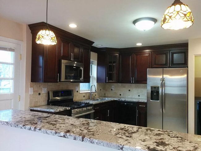 Kitchen - 312 Sunset Dr