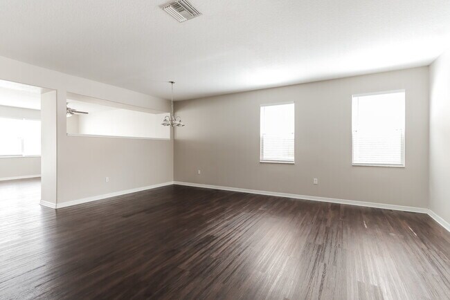Foto del edificio - 12106 Tree Haven Ave