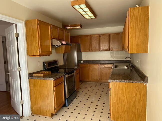 Foto del edificio - 6119 Old Brentford Ct