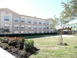 Building Photo - 6655 W Sam Houston Pkwy S
