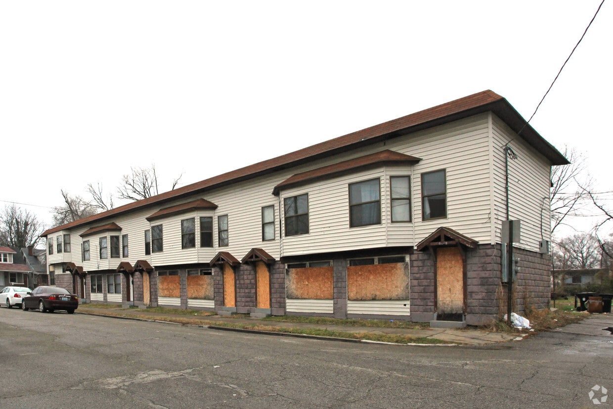 Primary Photo - 601-607 S 39th St