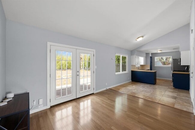 Building Photo - 9638 Chukar Cir