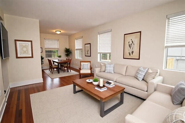 Foto del edificio - 1916 S Habana Ave