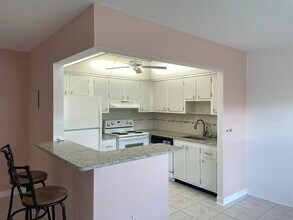 Building Photo - 659 Brittany Ct
