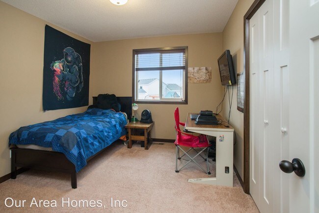 Building Photo - 5 br, 3 bath House - 3412 12th Ave N