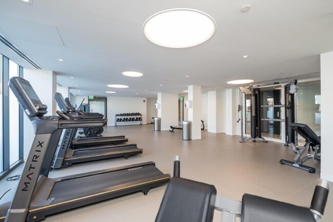 Building Photo - 1424 Columbia Rd