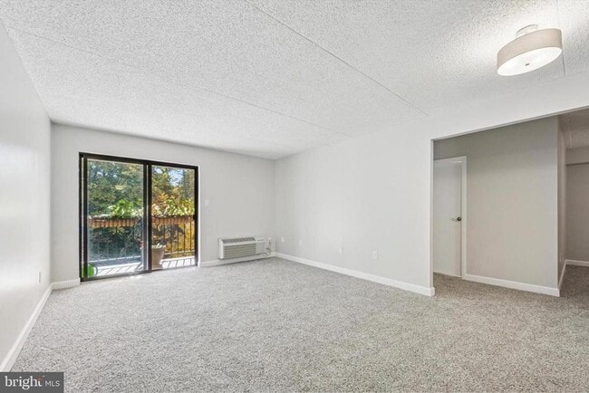 Building Photo - 800 Avondale Rd