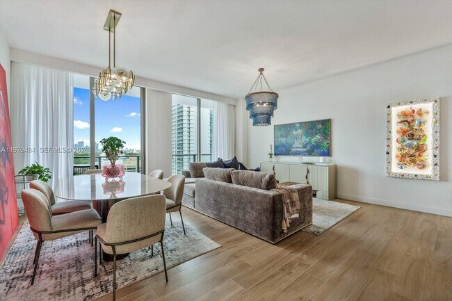 Foto del edificio - 2678 Tigertail Ave