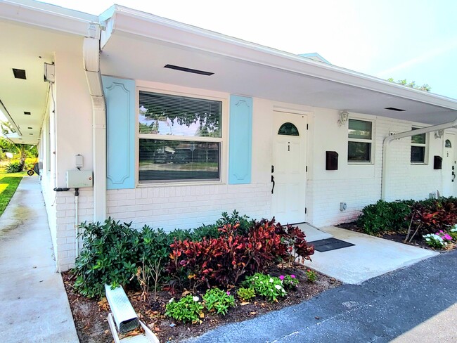 Building Photo - 3101 Albatross Rd