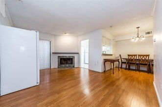 Building Photo - 885 Dublin Dr