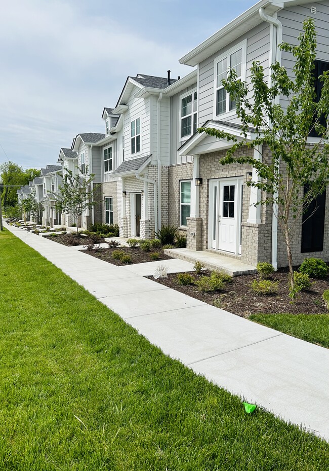 Stadium Townhomes Front Porch - Stadium Townhomes