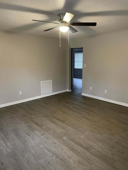 Building Photo - 4100 N Ocoee St