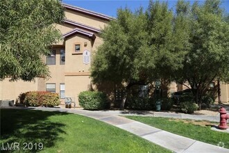 Building Photo - 8250 N Grand Canyon Dr