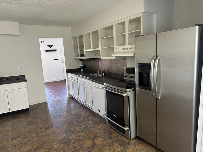 Building Photo - 1615 McGuire Ct
