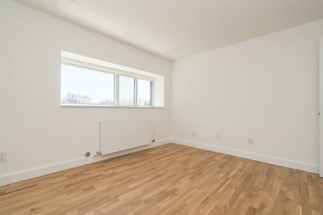 Building Photo - 4 Overland Drive