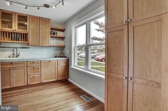 Building Photo - 94 Blueridge Ct