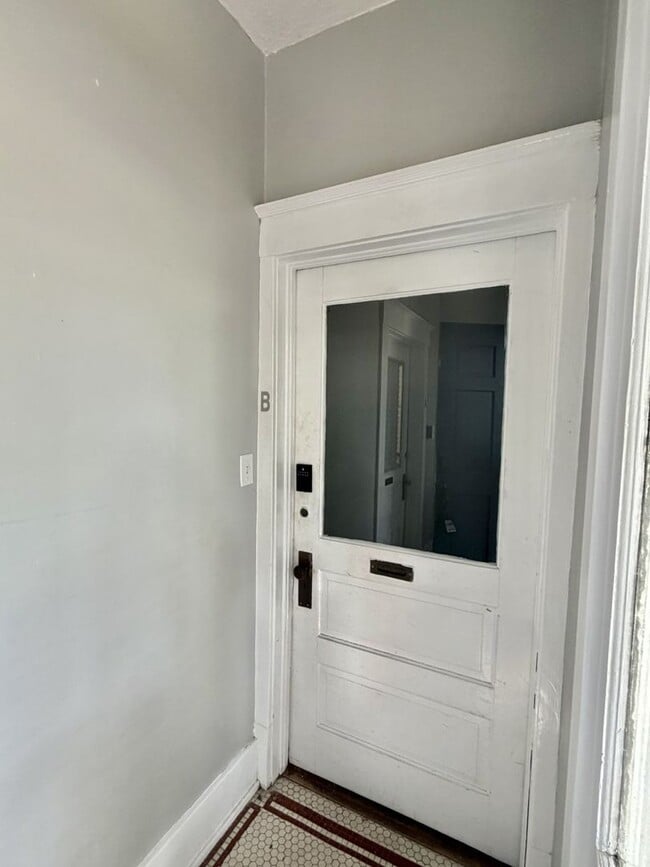 Building Photo - Charming 2-Bedroom, 2-Bath Home in Ardsley Park