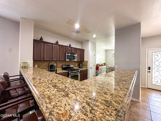 Foto del edificio - 5037 Lone Cactus Ct