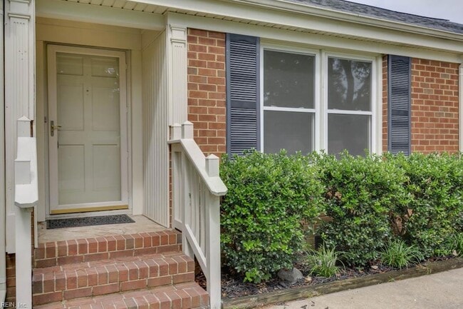 Building Photo - 2637 N Elizabeth Harbor Dr