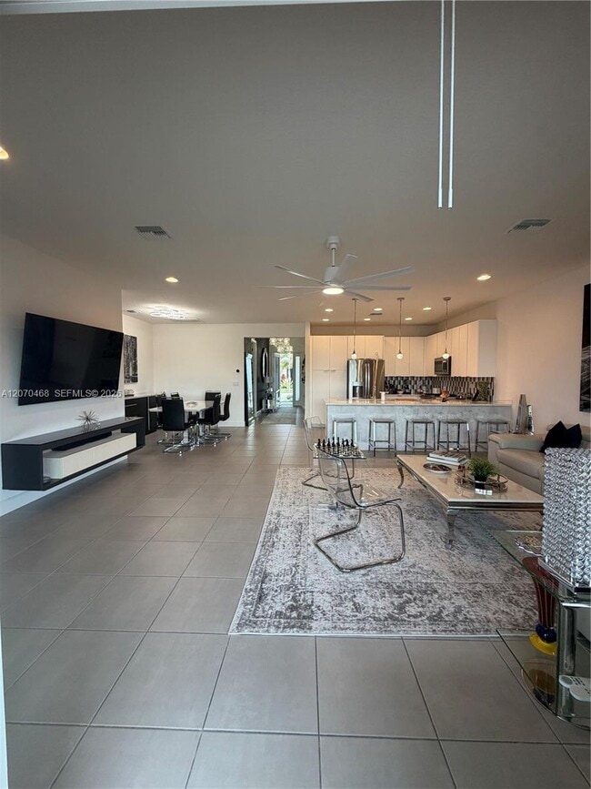 Building Photo - 13542 SW Oceanus Blvd