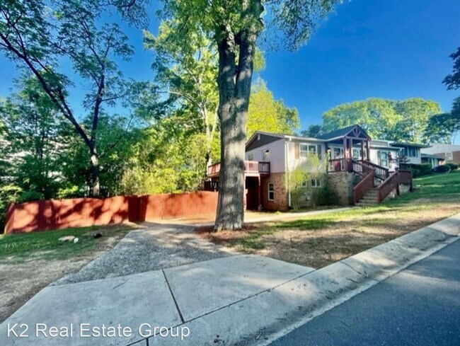 Building Photo - 6 br, 3 bath House - 1529 Jennings St