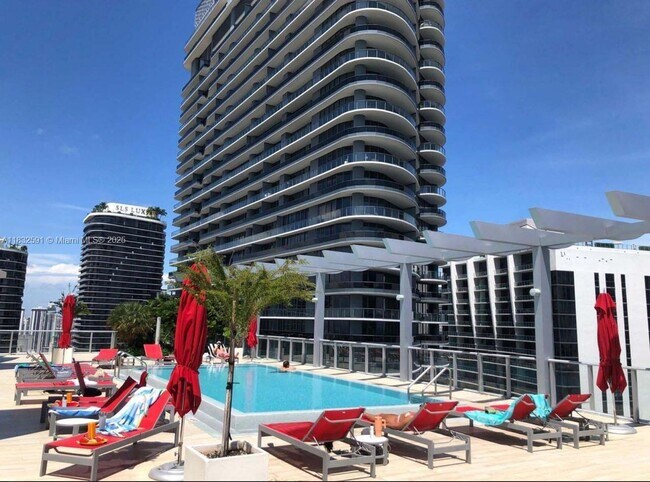 Building Photo - 1100S S Miami Ave