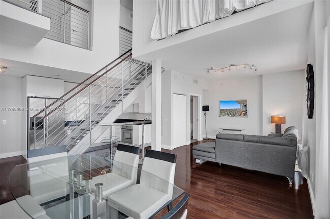 Foto del edificio - 60 SW 13th St