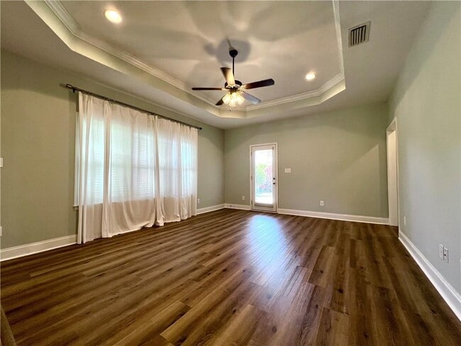 Foto del edificio - 9923 Summer Woods Cir N