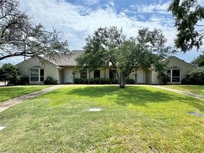Building Photo - 3786 Weeburn Dr