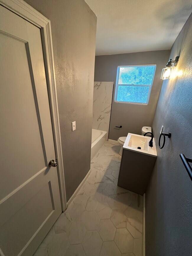 Building Photo - 3150 Belden Cir