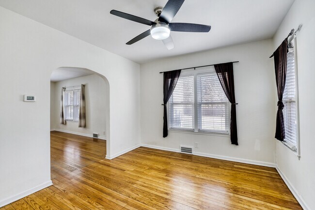 Foto del edificio - 626 N Hough St