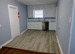 Building Photo - 816 Avenue A