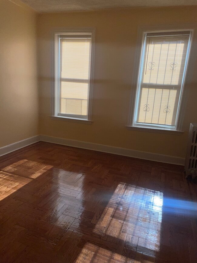 Building Photo - 158 E 91st St