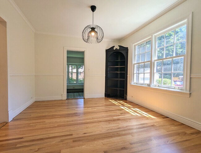 Foto del edificio - 313 Ridge Rd