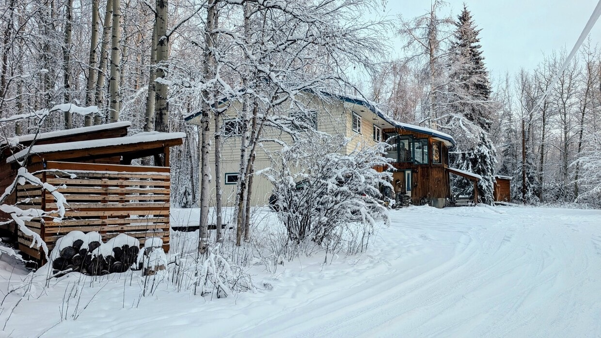 Primary Photo - 608 Ridgecrest Dr