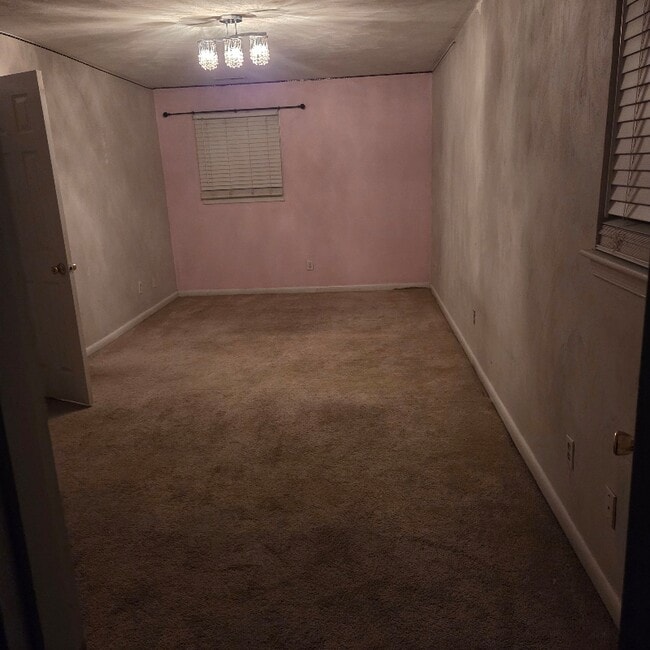 Building Photo - 2929 Hilton Ave