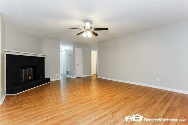Building Photo - Ranch with Two Master Suites