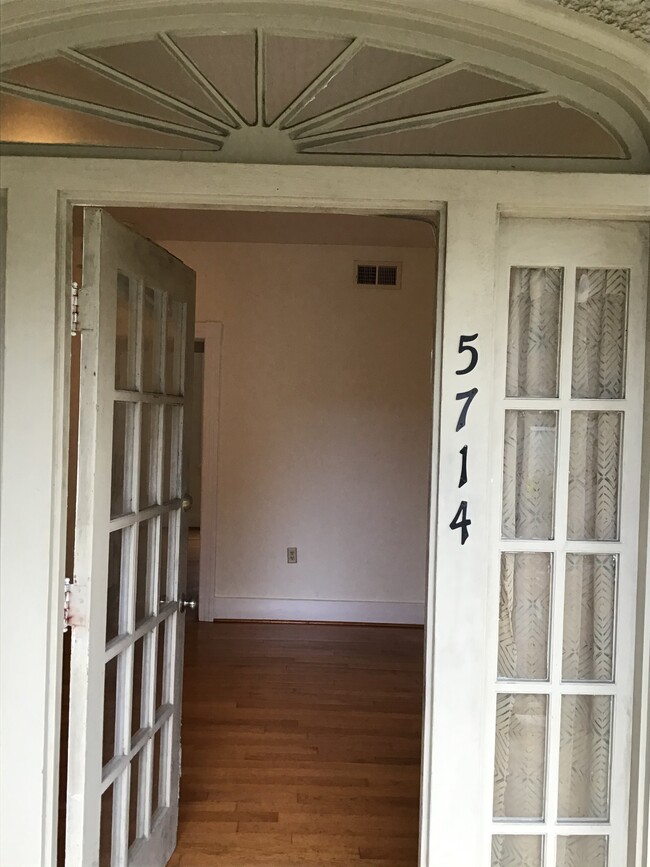 Front door - 5714 Willow St