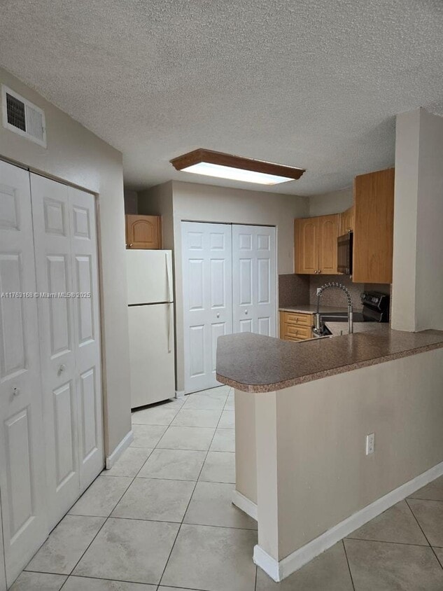 Primary Photo - 6272 NW 186th St