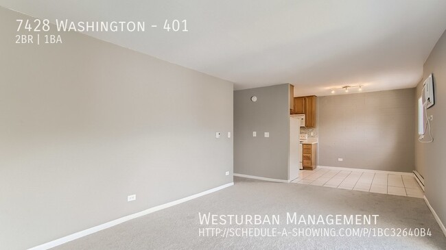 Building Photo - Updated Condo in Downtown Forest Park!