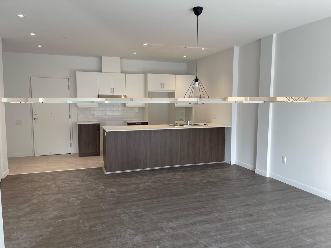 Building Photo - 1425 Ch Gascon