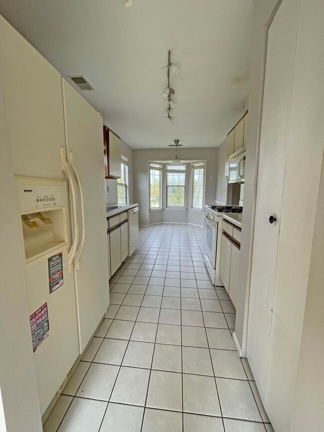 Building Photo - 238 Green Knoll Ln