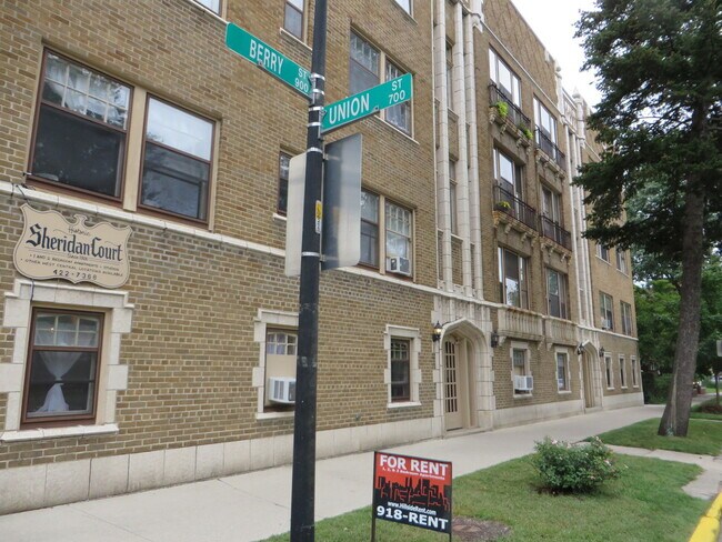 Foto del edificio - Sheridan Court Apartments