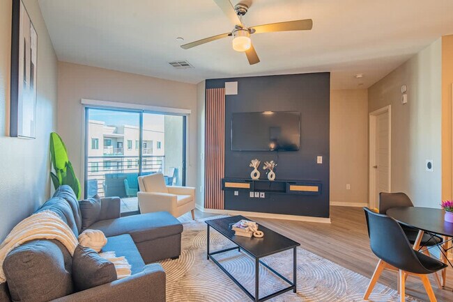 Building Photo - 730 E Marlette Ave