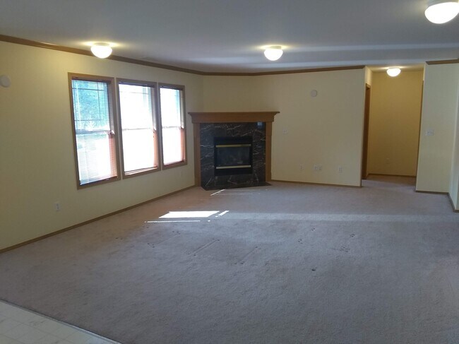 Building Photo - 9201 225th Way NE