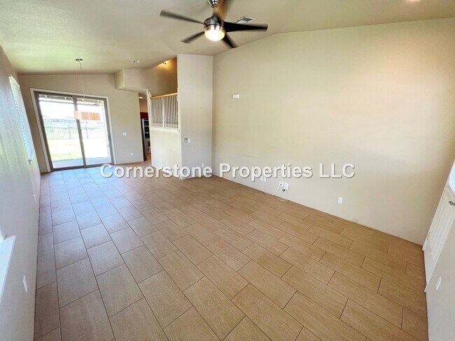 Foto del edificio - 92-637-637 Welo St
