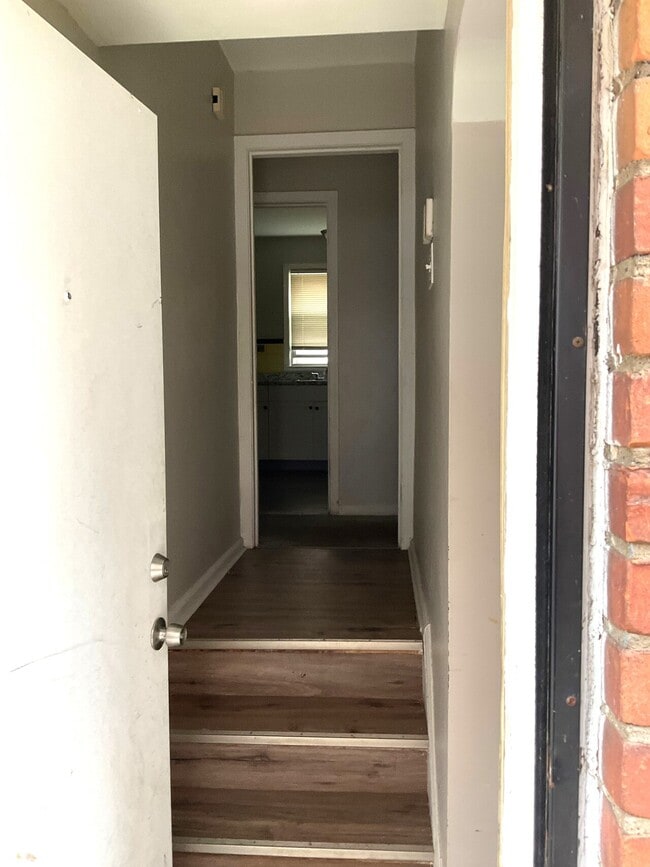 Building Photo - 14072 Rossini